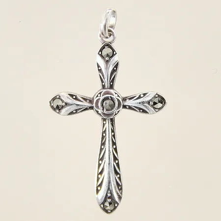 Hänge Kors med markasiter, längd: 34mm, bredd: 2,2-19,6mm, silver 925/1000 Vikt: 1,8 g