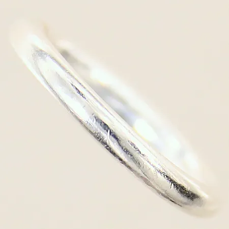 Ring, stl: 18¼, bredd: 3mm, silver 925/1000 Vikt: 4,5 g