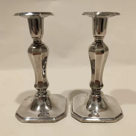 Ett par ljusstakar, höjd 15cm, bredd 8cm, fyllda, Mema Ab, år 1991, 830/1000 silver  Vikt: 360,4 g