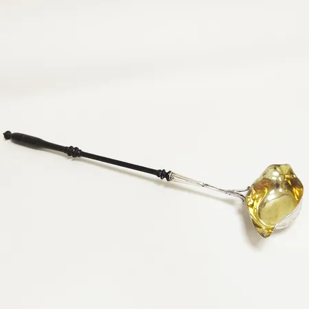 Bålslev, längd ca 48cm, träskaft, förgylld, 830/1000 silver, bruttovikt: 97,3g. 