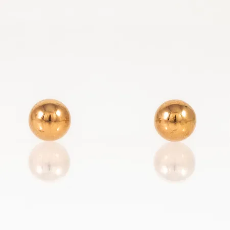 Örhängen, slät kula Ø 5,5 mm i 18K guld. Vikt: 0,9g. 