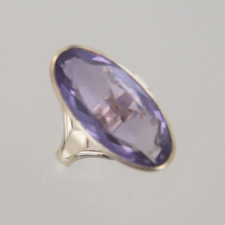 Ring med lila sten , Ø 18,75mm,14k Vikt: 6,2 g