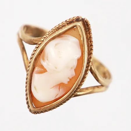 Ring med Camé, stl 16¾, bredd: 2-17mm, 18K Vikt: 1,9 g