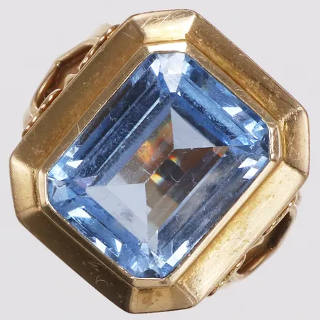 Ring, blå sten, stl 18¾, bredd 5,6-21,2mm, Kurt Ribbhagen AB, år 1988, 18K, bruttovikt 16,5g 