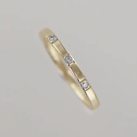 Vigselring 0,09 brilj 18k 4,7 gr Ø 22 mm Vikt: 4,7 g