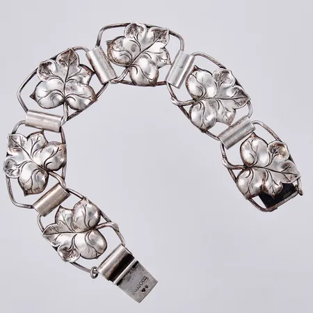 Armband Silvervarufirman Elsbri Börje Sam 1954, längd ca 19cm, bredd ca 21mm, silver Vikt: 23,7 g