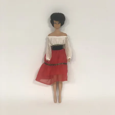 Docka Midge, Barbie, Matell, 1960-tal, med brun bubblecut och blå ögon, slitage, höjd 30cm Vikt: 0 g Skickas med paket.