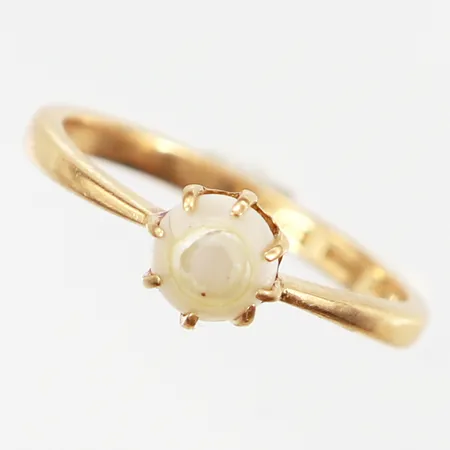 Ring med pärla, stl 16½, bredd: 2-6mm, slitage på pärla samt lös fattning, 18K Vikt: 2,2 g