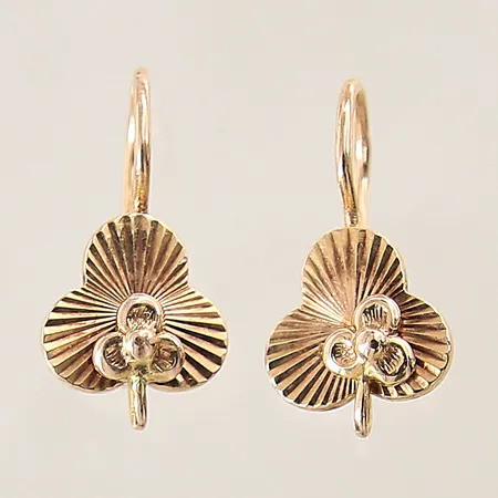 Ett par örhängen med dekor, Ø10mm, 14K  Vikt: 3,8 g