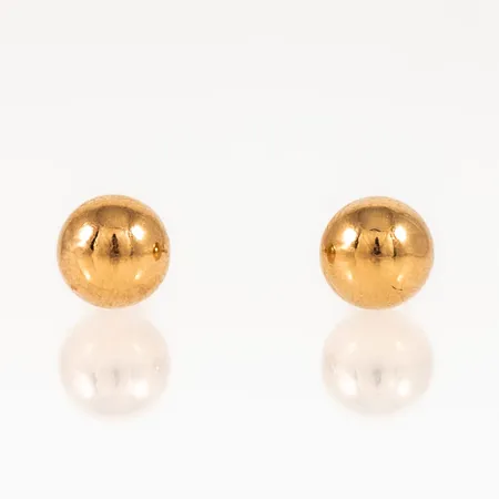 Örhängen, slät kula Ø 6 mm i 18K guld. Vikt: 0,4g. Snurrebussar saknas, men nya i plast medföljer. 