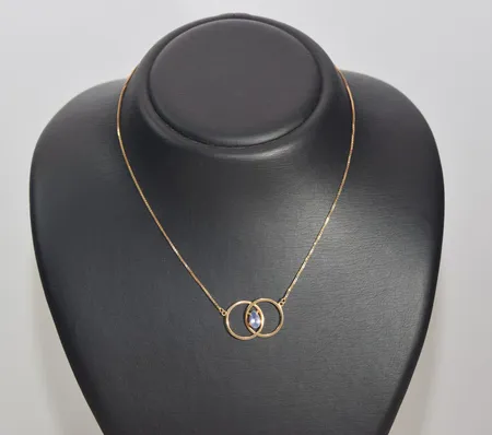 Collier m safir 1,07ct 18k  Vikt: 4,8 g