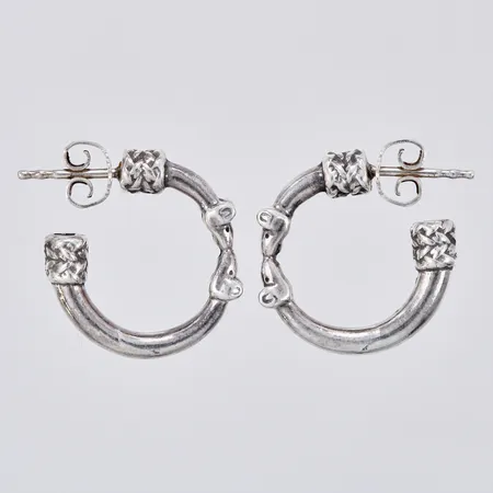 Ett par örhängen, Ø 19mm, bredd ca 2-3mm, silver Vikt: 7,6 g