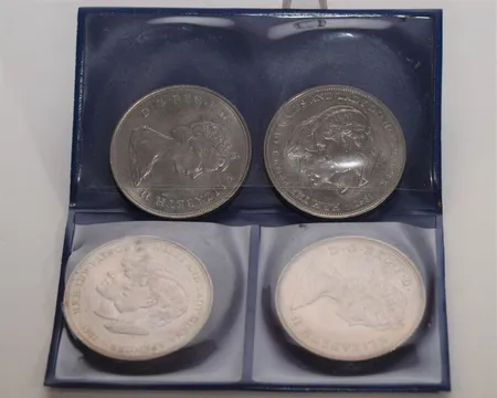 4 st mynt koppar nickel Vikt: 113,7 g