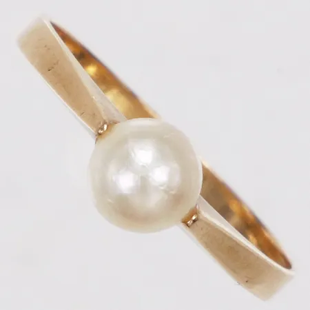 Ring, odlad saltvattenpärla, stl 16, Sävsjö, 18K  Vikt: 1,6 g