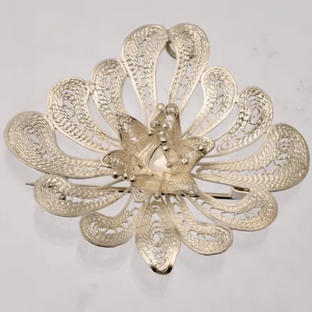 Brosch i silver, mått 340,5x35,1mm 925/1000, vikt 3,81g.