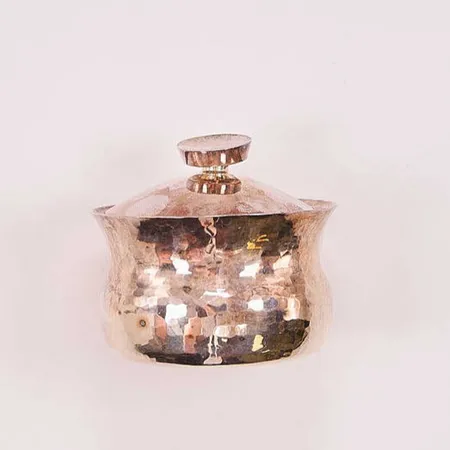 Skål, höjd 6,5cm, signerad Erik Löfman 22, hamrad dekor, MGAB år 1973, 830/1000 Silver 146,5g.