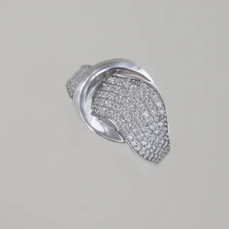 Ring med stenar vitguld ,14k Vikt: 2,4 g