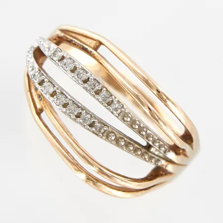 Ring, vita stenar, stl 17¼, bredd 2-12mm, rödguld, 14K.  Vikt: 3,4 g