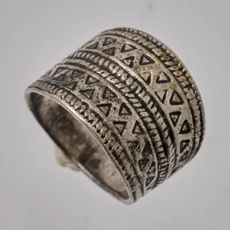 Ring i silver, stl 16, bredd 4,3-15,2mm, 925/1000, vikt 5,51g.
