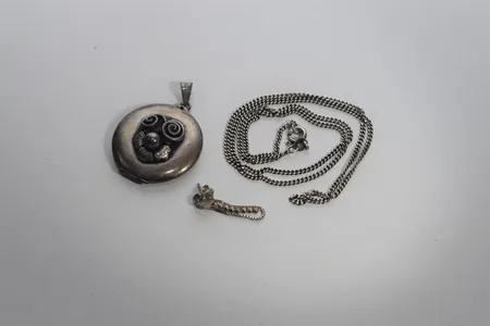 Halsb/hänge/örh silver  Vikt: 12,6 g