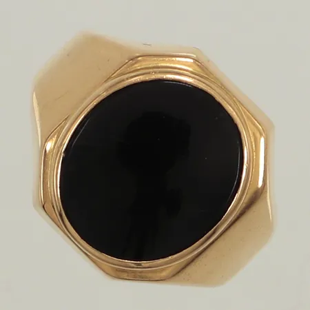 Klackring onyx, stl 19, bredd 16mm, repig sten, 18K  Vikt: 4,5 g