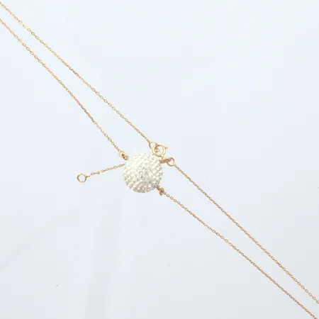Collier, längd 44,5cm, hänge kula med vita stenar Ø12,6mm, 18K Vikt: 2,9 g