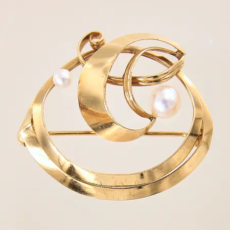 Brosch med odlade pärlor, 30x25mm, repig, bucklig, 18K  Vikt: 3,7 g