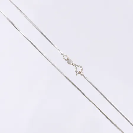 Kedja, längd 45cm, bredd 1mm, vitguld 18K Vikt: 3,3 g