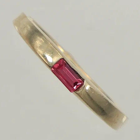 Ring rosa sten, stl 17, bredd 2,6mm, 925/1000 silver Vikt: 1,4 g