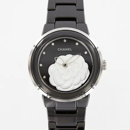 Damur, Chanel Camellia, ref 045-LC, quartz, Ø47mm, keramisk länk, innermått 16cm, inga tillbehör, små nagg på glas