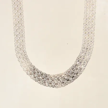 Collier doserad X-länk, längd 43cm, bredd 13-16mm, GHA, något trögt lås, silver 925/1000 Vikt: 26,6 g