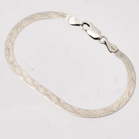  Armband i silver, 17,8cm, bredd 4,4mm, 925/1000, vikt 4,62g.