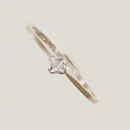 Ring, Ø17,5, bredd:3,9mm, 18K 1,2g.