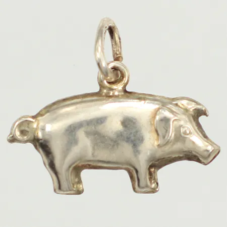 Hänge gris, längd 14mm inklusive ögla, bredd 16,7mm, 830/1000 silver  Vikt: 0,7 g