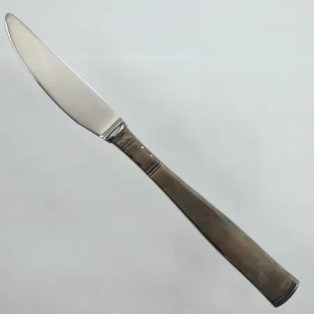 Kniv, modell Rosenholm, blad i rostfritt stål, längd 20cm, tyglinda, 830/1000 silver Bruttovikt 69,8g Vikt: 69,8 g