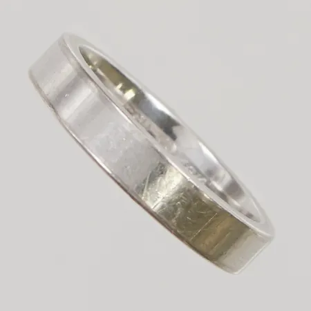 Ring, vitguld, graverad 18K 6,7g.