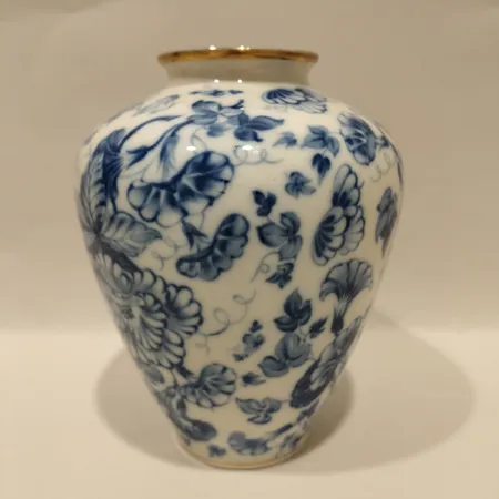 Vas, höjd 16cm, bredd ca14cm, KPM Krister germany, porslin