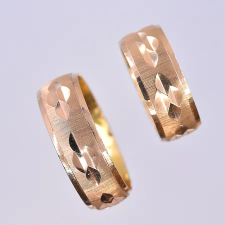 Ringar, stl 15¾ och 19, bredd 7 mm, 21K. Vikt: 4,8 g