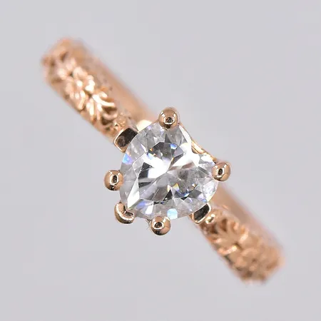 Ring med hjärtslipad vit sten, stl 16¼, 14K Vikt: 4,1 g