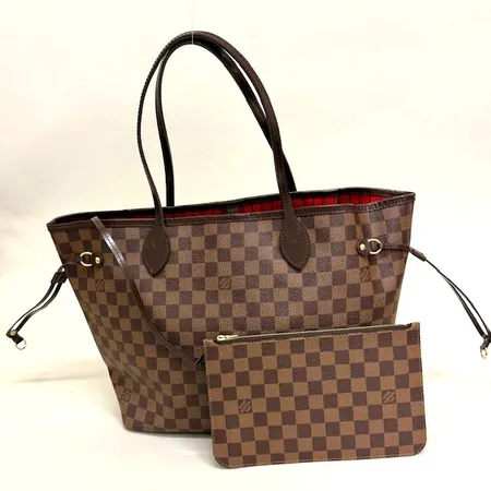 Väska, Louis Vuitton Neverfull MM, 32x28x16 cm, Damier Ebene-canvas, bruna läderdetaljer, sidosnörning, rödrandigt foder, kod AR4146, medföljande clutch, 24,5x15cm, made in France, sparsamt använd, gott skick, dustbag, originalkartong, kvitto Stockholm år 2016. Skickas med postpaket.