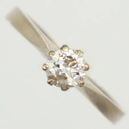 Ring diamant ca 0,50ct, stl 19¼, bredd 2,4mm, år 1978, vitguld, 18K Vikt: 3,5 g