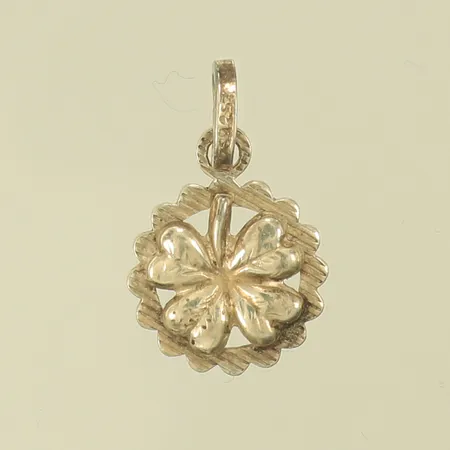 Hänge fyrklöver, 20x13mm inklusive hängöglan, Silver 925/1000 Vikt: 1,1 g