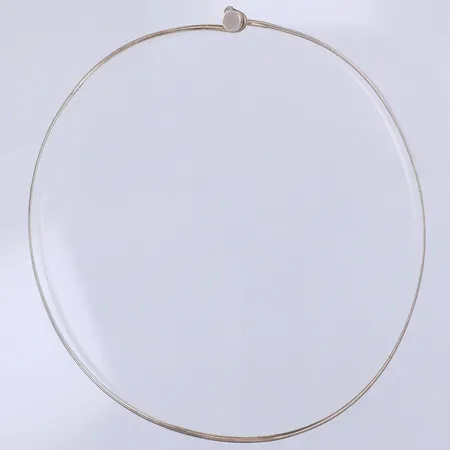 Collier, stelt, 12 x 11,5cm, design Arvo Saarela år 1972, 830/1000 silver Vikt: 13,7 g