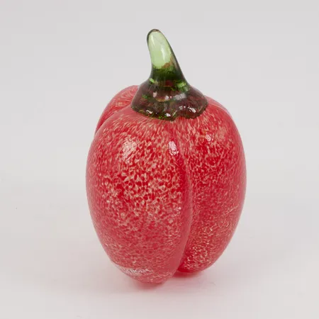 Konstglas, paprika ur serien Frutteria, Gunnel Sahlin för Kosta Boda, signerad/numrerad något otydlig, etikettmärkt, längd ca 14cm, omkrets ca 23cm.  Skickas med paket.