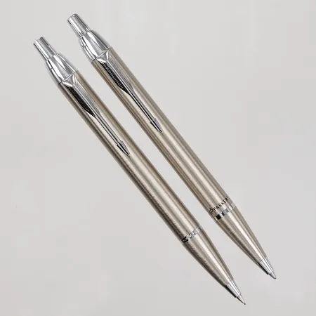 2 Parker Pennor, kulspets/stiftpenna, i etui