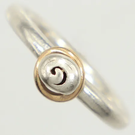 Ring, Pandora, stl 18, bredd 5mm, 925/1000 silver Vikt: 5,5 g