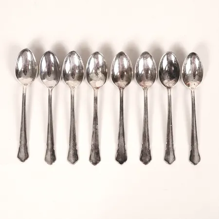 Åtta moccaskedar, modell Chippendale, GAB, Eskilstuna och Stockholm, längd 11cm, slitage, silver. Vikt: 78 g