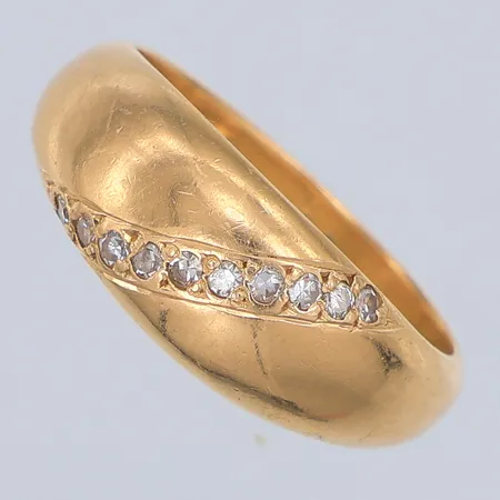 Ring, diamanter 10 x ca 0,02ct 8/8slipade, 19¼, gravyr, 18K Vikt: 10,4 g