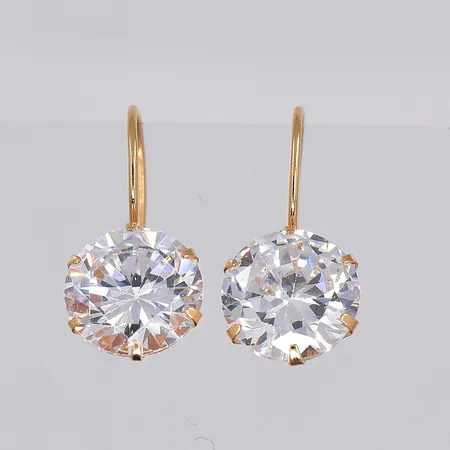 Ett par örhängen med vita stenar, stl 16x8mm, GHA, 18K Vikt: 2,1 g