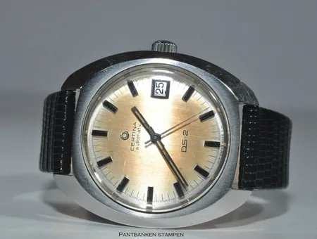   Vintage herrur Certina DS-2  Automatic ,stålboett , Ø 40 mm inkl krona, Smårepigt glas. Nytt armband i skinn. Fungerar Vikt: 0 g